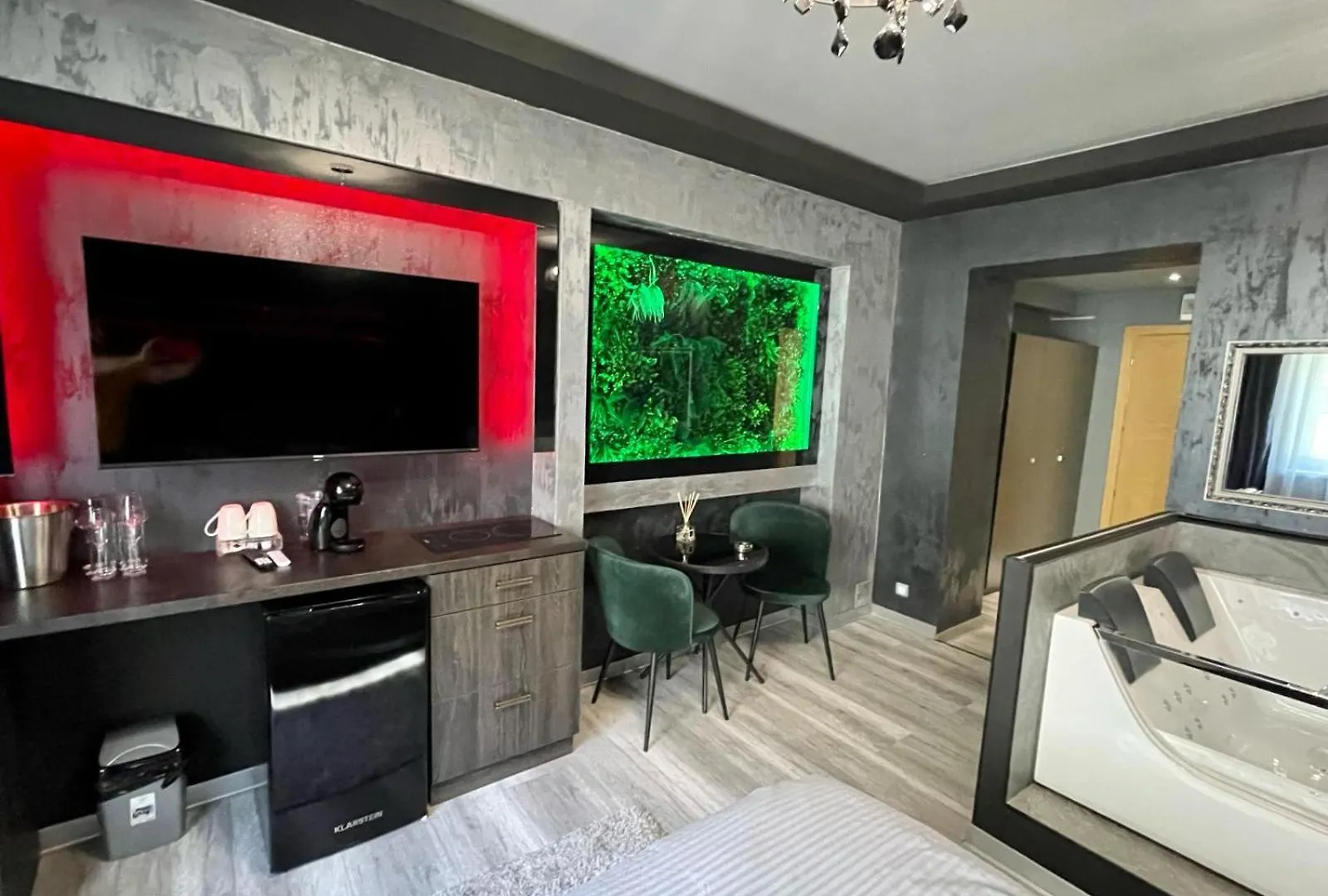 Nubia Studios & Spa Bucureşti 0*,  România